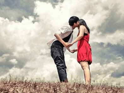 關(guān)于愛一個(gè)人的說說感動(dòng) 愛情的句子唯美短句